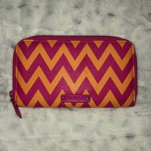 Vera Bradley Zip around wallet (disc. pattern)